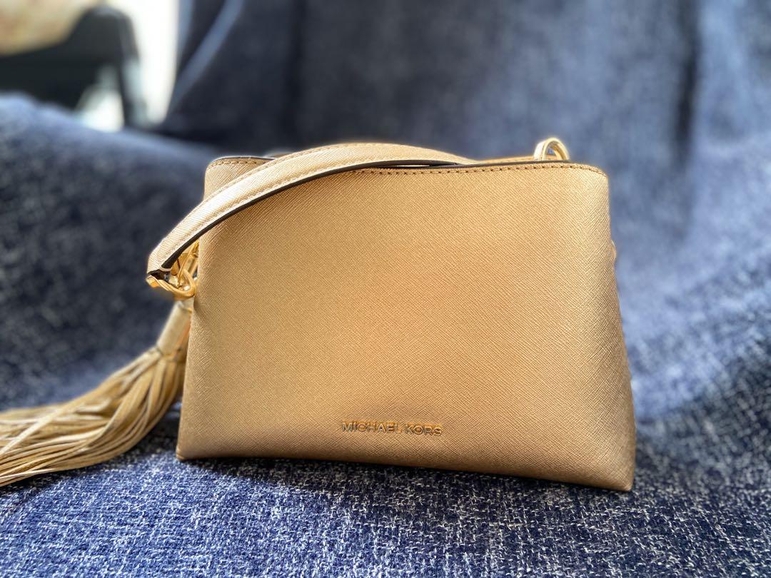 Mid year Sale 40 Off Michael Kors handbag on sale Women s Fashion Bags Wallets Cross body Bags on Carousell