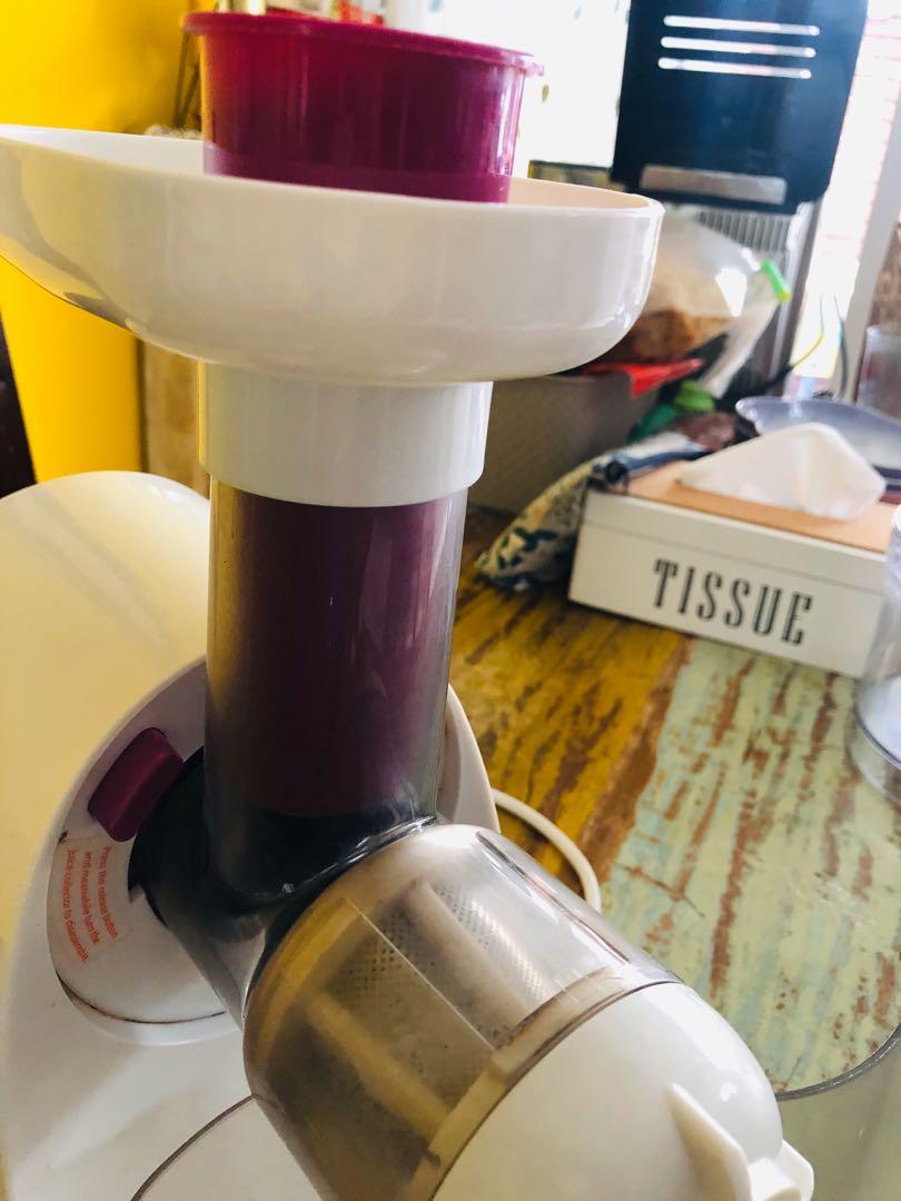 Philips Slow Juicer, TV & Home Appliances, Kitchen Appliances, Juicers