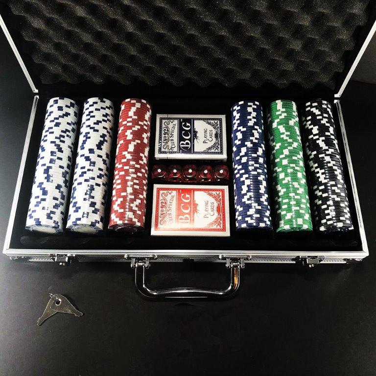 texas-hold-em-poker-chip-set-300-count-with-metal-carry-case-11-5-gram