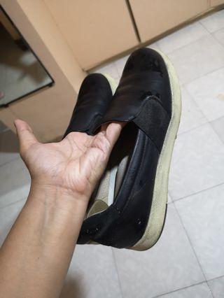 Aerosoles slip on sneakers black