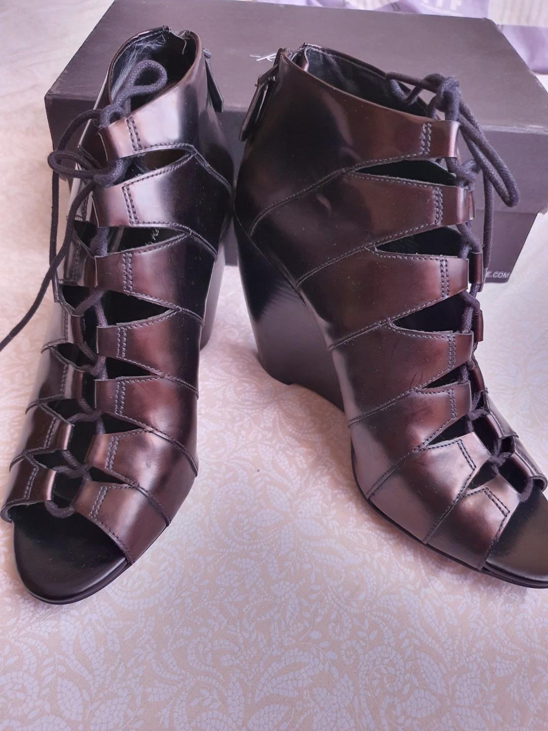 kenneth cole black heels