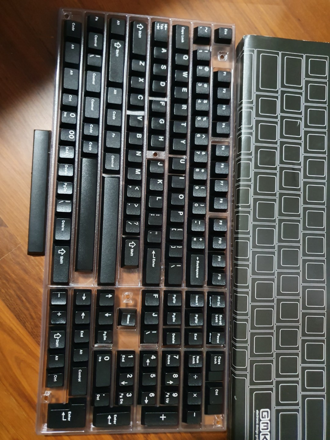 GMK White on Black (WoB) keycaps, slightly shined, Computers & Tech