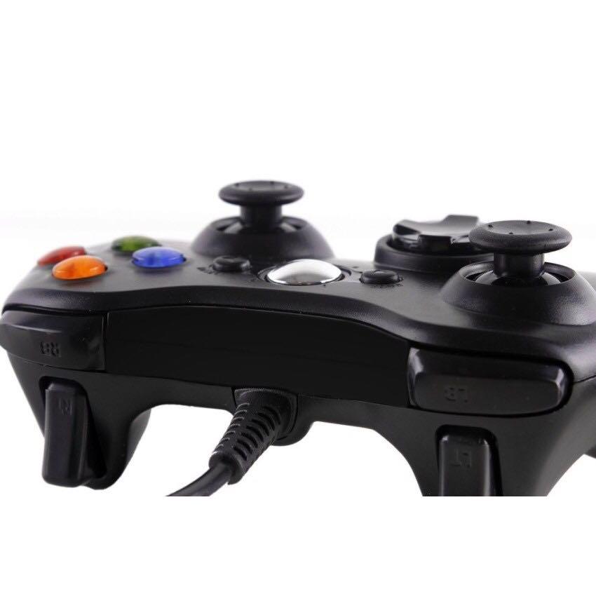 Xbox Wired Controller (Category: Xbox) located in Manila. Submitted by sdfsolutions (Listing ID 286476180, Image 3). Description: Black and white available Extended nine-foot cable that plugs into your console Integrated headset port for Xbox LIVE play Adjustable vibration feedback for a personalized gaming experience Compact ergonomics for comfortable play Integrated headset port for Xbox LIVE Adjustable vibration feedback for a personalized gam
