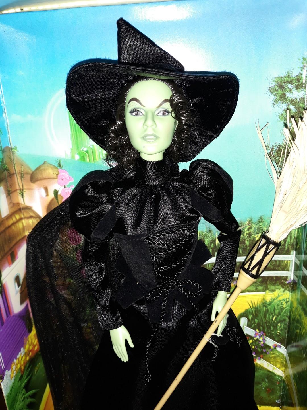 2006 Wicked Witch Wizard of Oz Barbie Pink Label, Hobbies & Toys