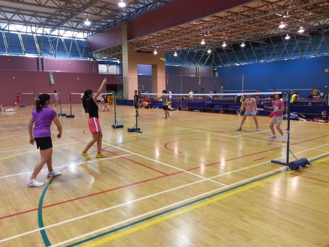 2 hours Badminton court Clementi Sports Hall 5 April 46pm, Sports
