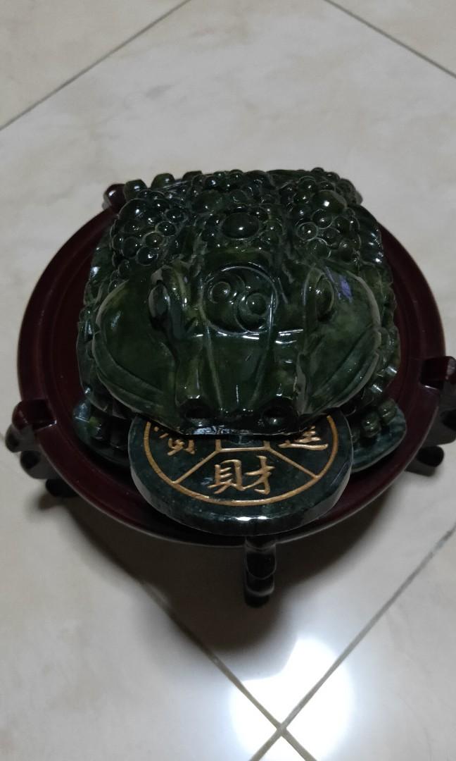 东菱玉三脚金蟾 Everything Else On Carousell