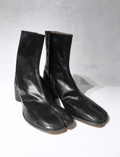 Maison margiela distressed boots online