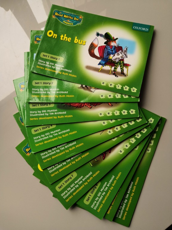 Read write inc green color, 興趣及遊戲, 書本 & 文具, 小說 & 故事書 - Carousell