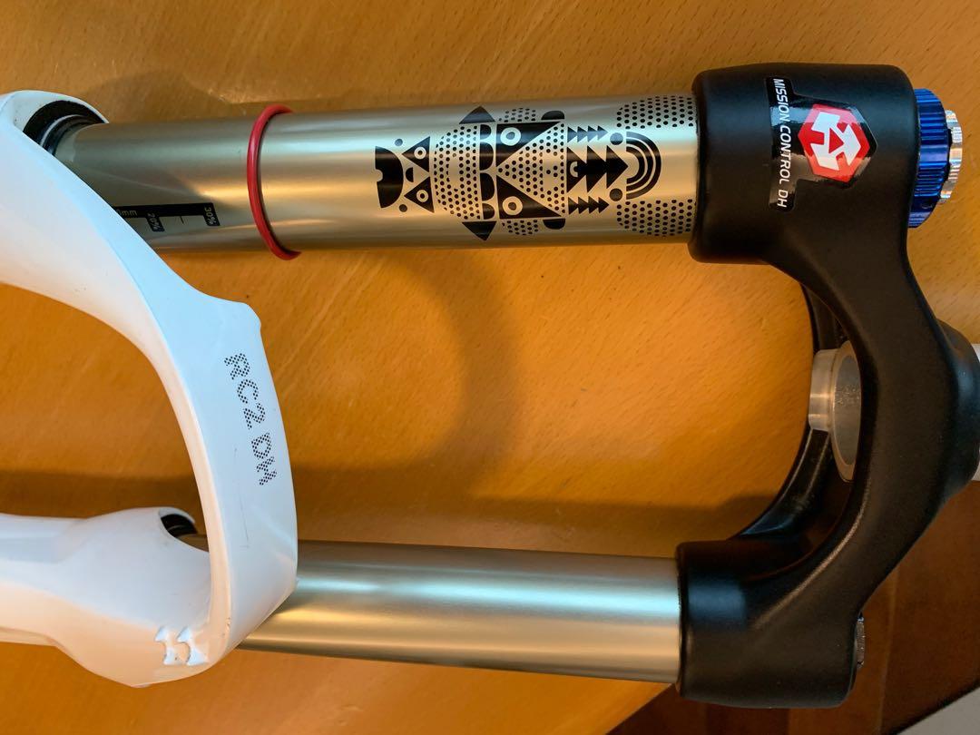 Rockshox totem store rc2 dh