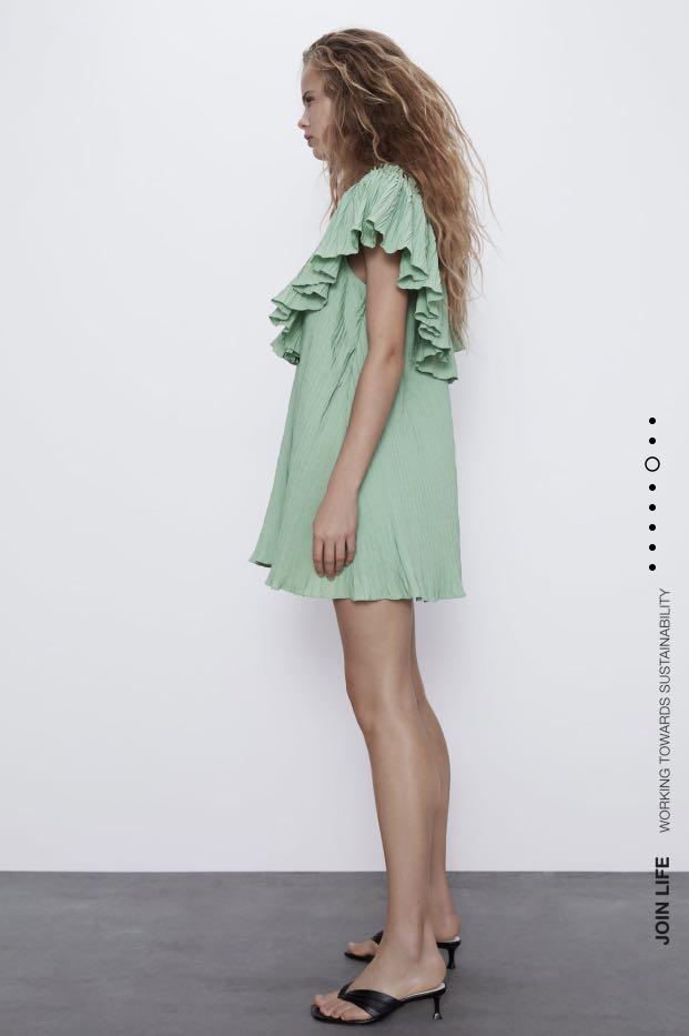 Zara green voluminous pleated dress, Women's Fashion, Dresses & Sets,  Dresses on Carousell