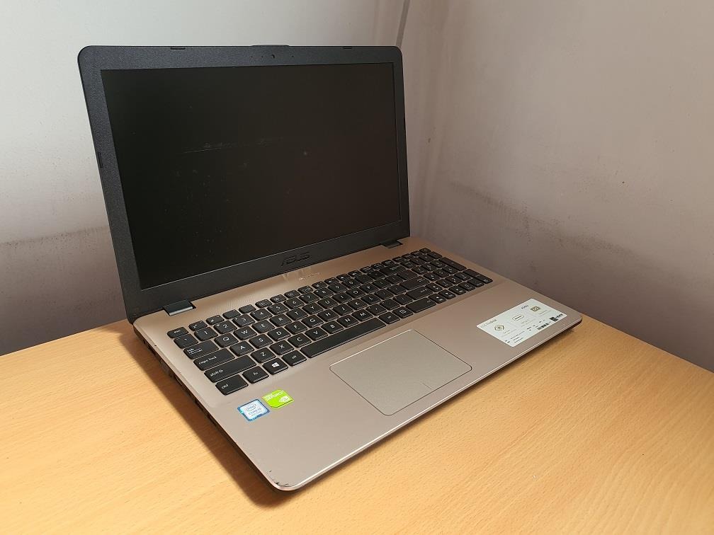 Asus A542U i5-8250U 4GB Ram 1TB HDD 2GB Nvidia Geforce MX130 ...