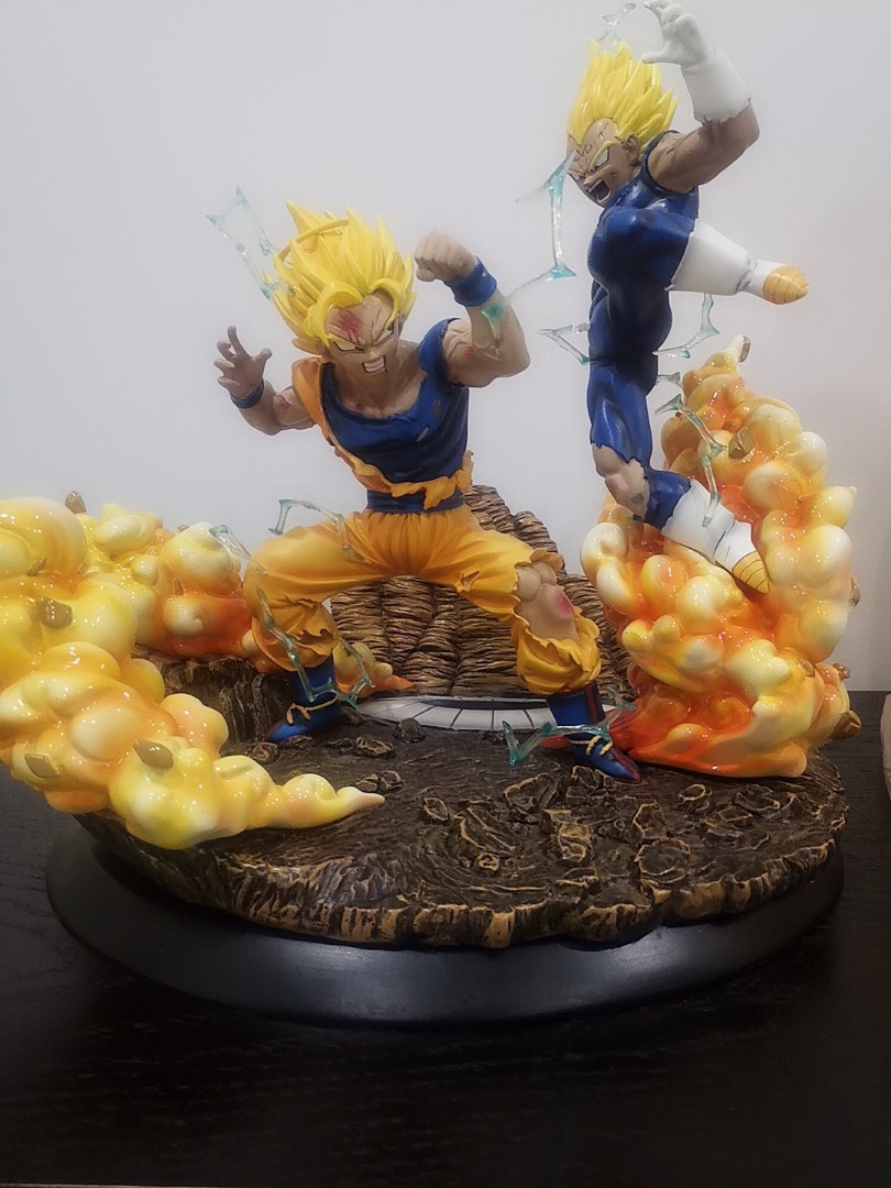 Dragon Ball Z Resin Goku SSJ2 VS Vegeta SSJ2, Hobbies & Toys