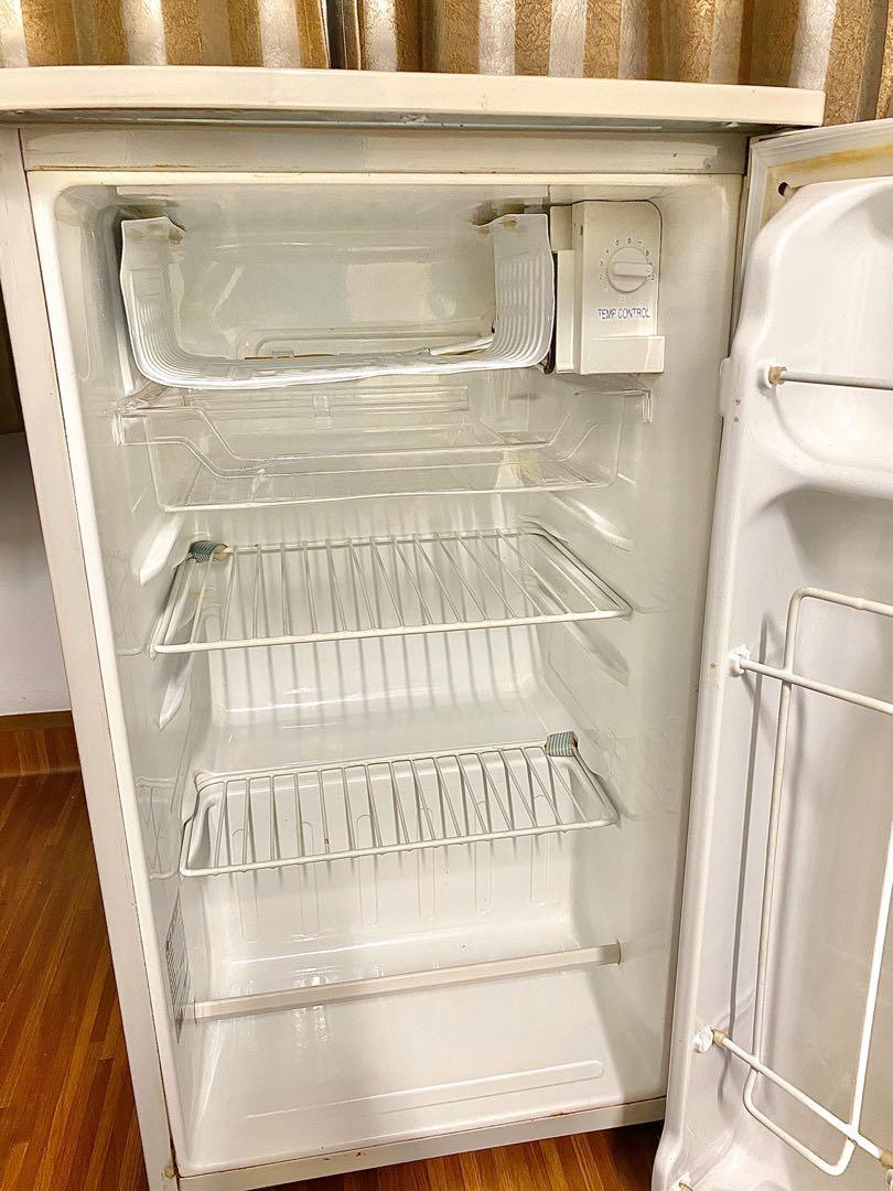 LG Mini Fridge 94L (GR131SSF), TV & Home Appliances, Kitchen