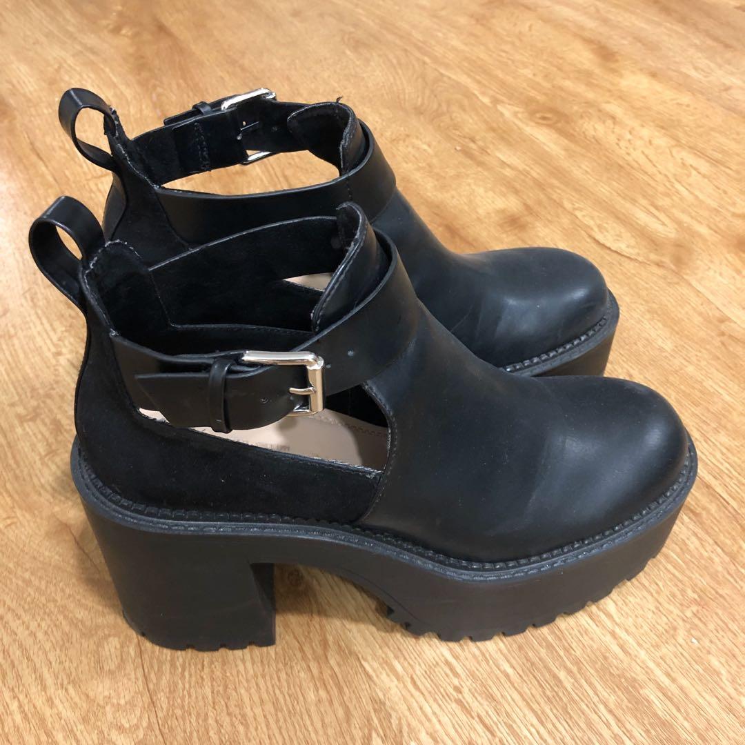 Cut out boots pull and bear clearance