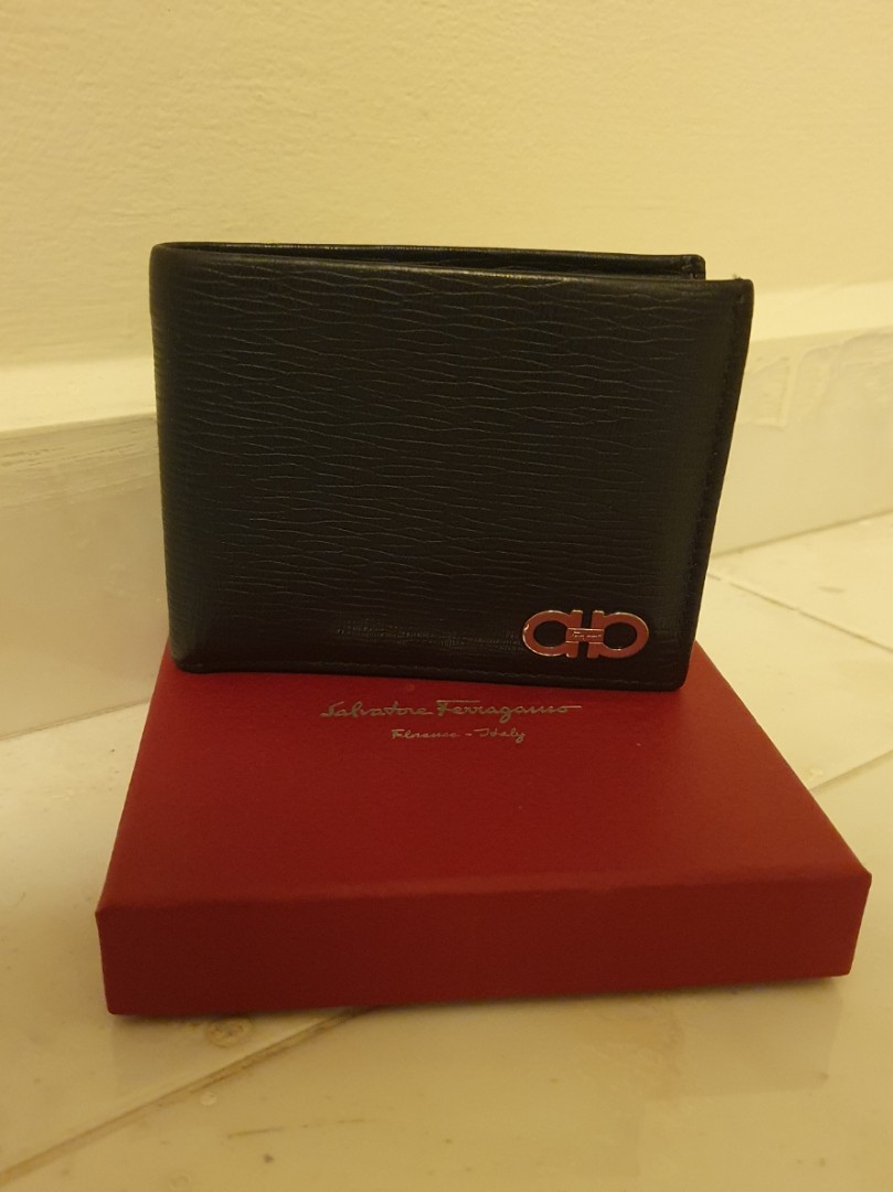 salvatore ferragamo gancini wallet