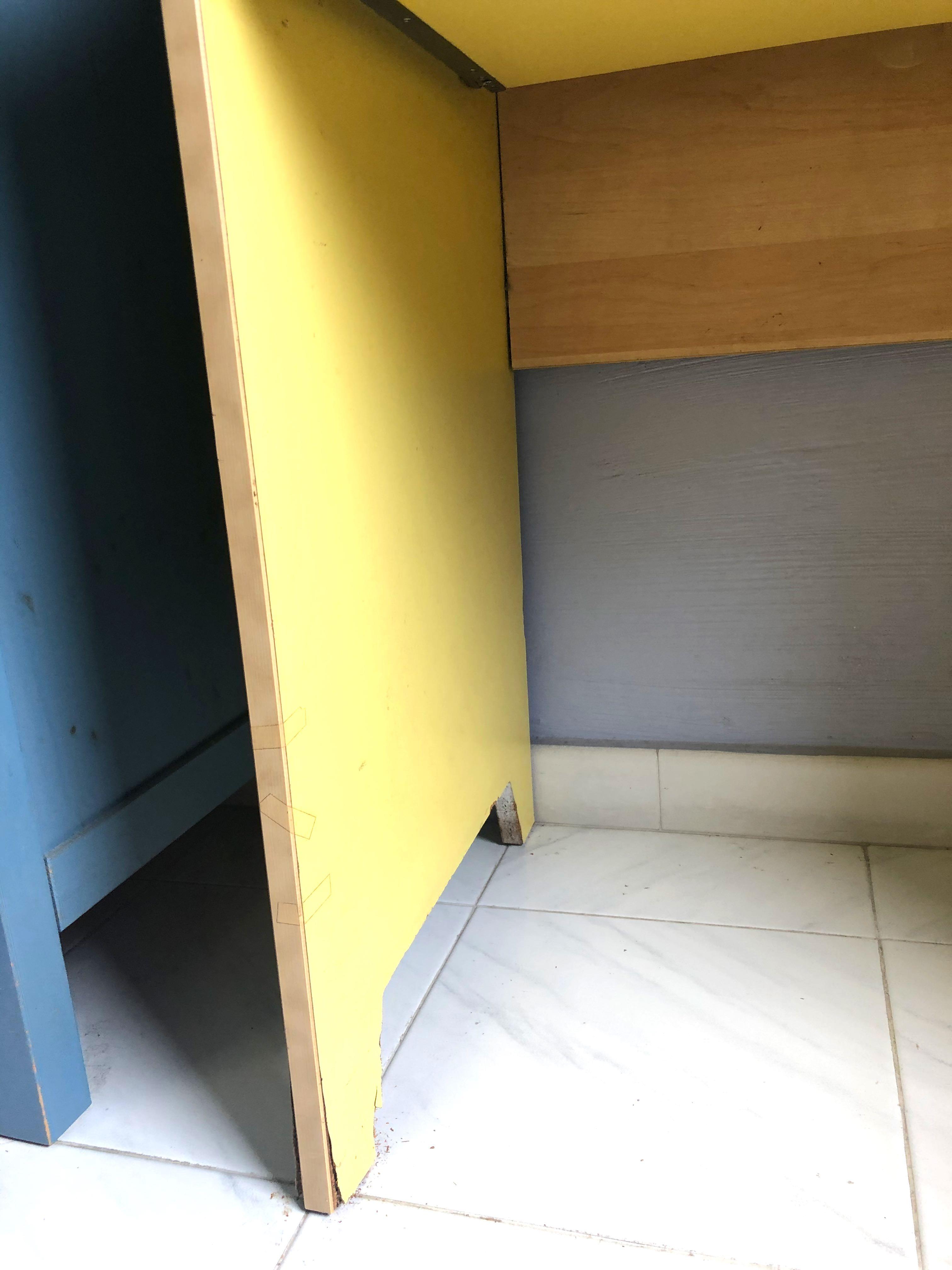 Study Table (Category: Tables & Sets) located in Singapore. Submitted by happyshopperella (Listing ID 286732018, Image 3). Description: Used study table..