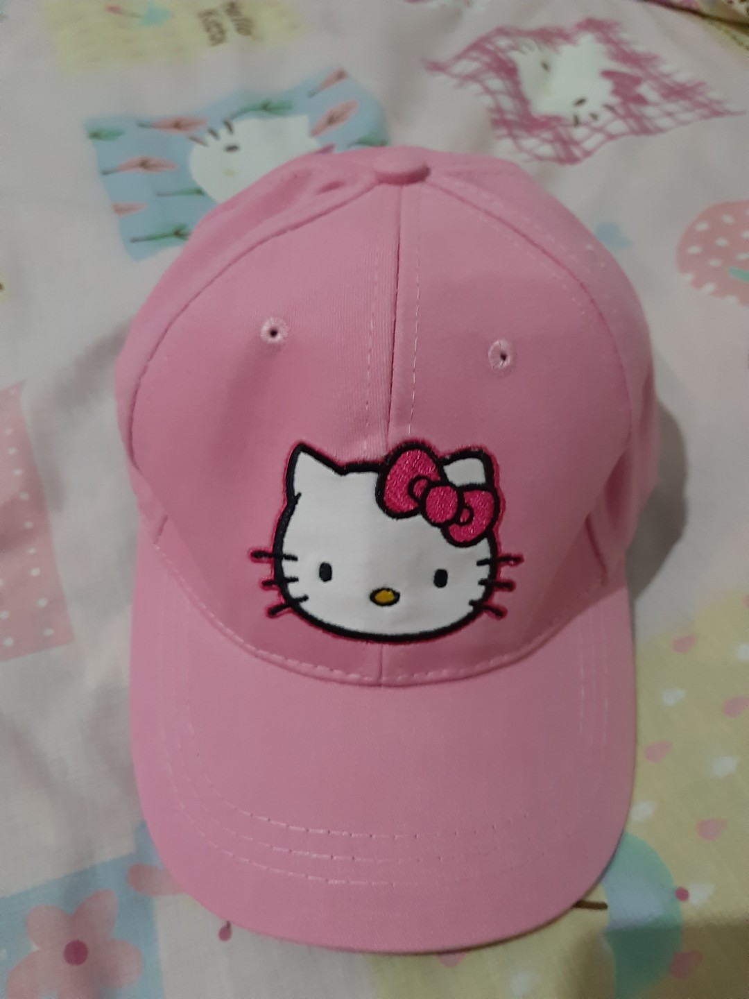 Topi Hello Kitty Pink, Fesyen Wanita 