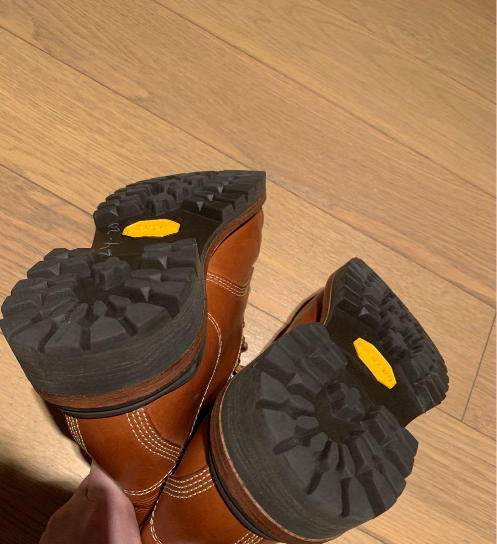Visvim boots size 8 （分類：靴）位於 Hong Kong。 由 jmec631 提交（商品編號 286828605，圖片 6）。簡介： 舊版visvim boots （己停產） Size 8 99%new worn one time only (睇鞋底就知) 。