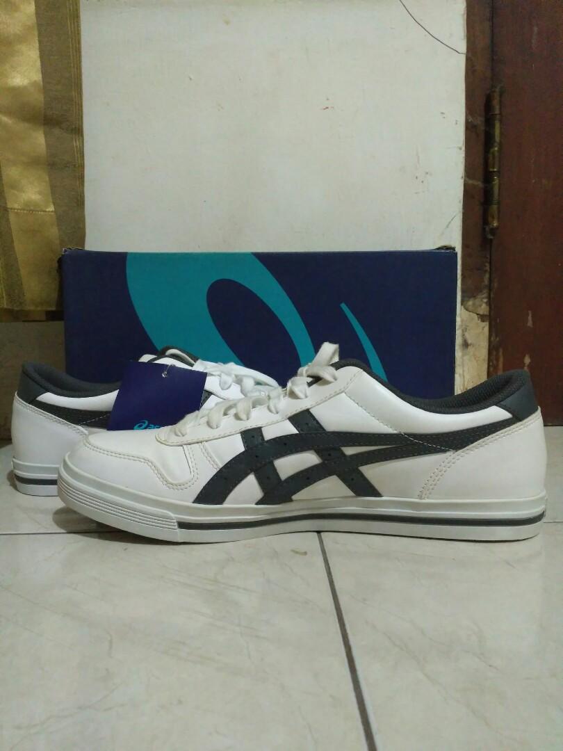 Asics aaron white dark on sale grey
