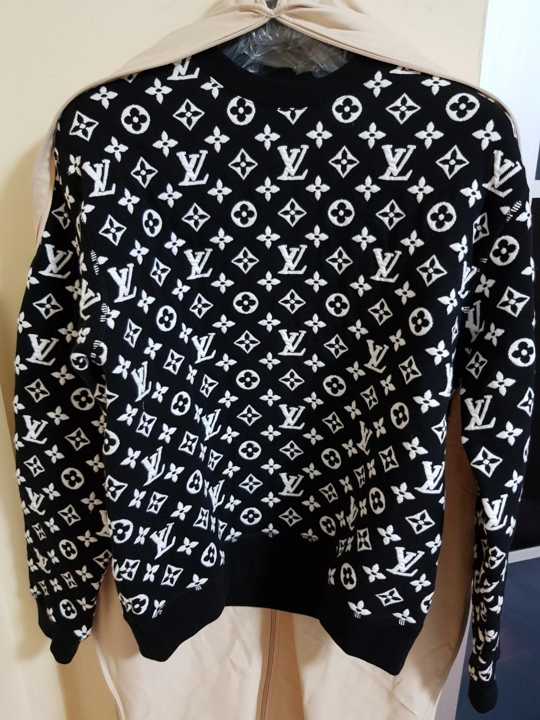 LV sweater
