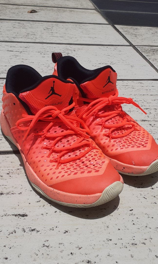 Jordan extra hotsell fly orange