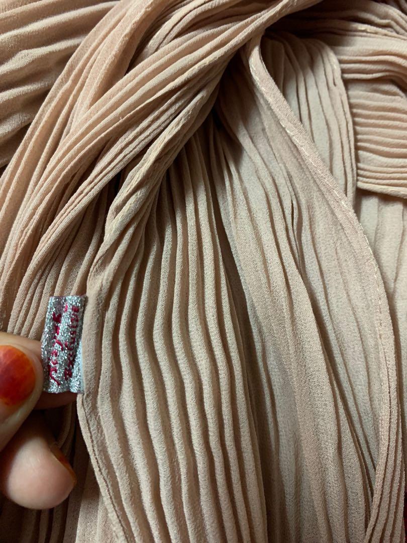 shawl nude colour