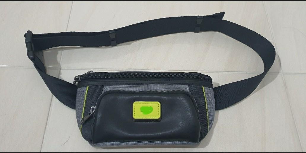 tumi waist bag