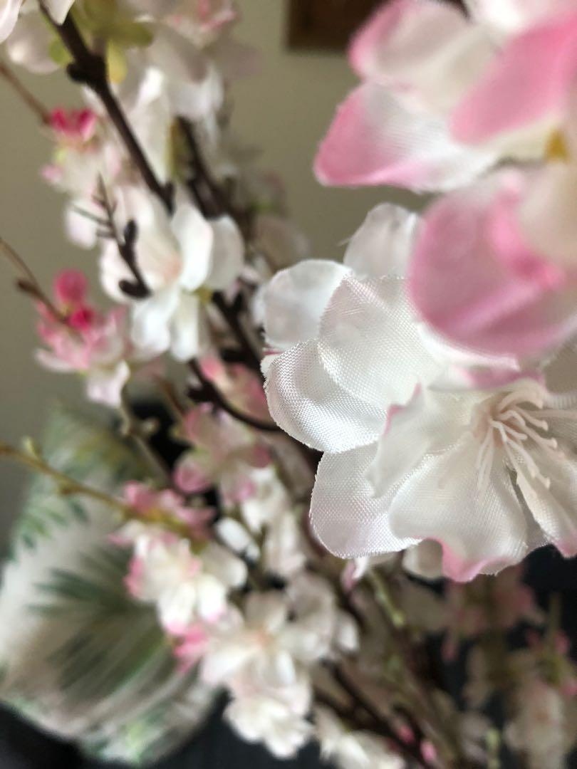 IKEA Tall Bamboo Vase Kaffebona + 2 artifical flower stalks, 傢俬＆家居, 園藝