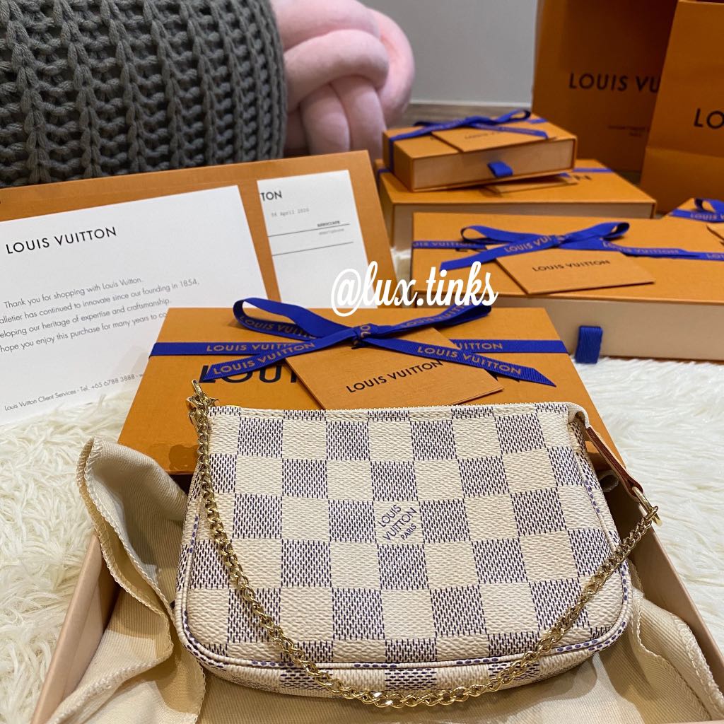Louis Vuitton Damier Azur Mini Pochette Accessoires St Barth Wristlet Bag  Leather ref.324498 - Joli Closet