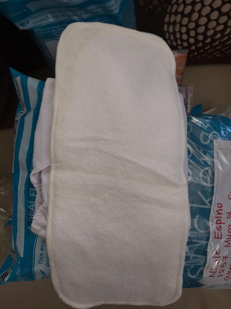 Microfiber inserts (Category: Changing Mats & Accessories) located in Quezon City. Submitted by missmari (Listing ID 287045449, Image 1). Description: Buy 10 pieces for only 400.