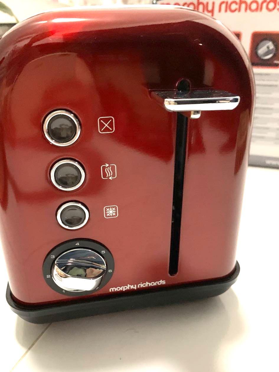 Morphy Richards red toaster, TV & Home Appliances, Kitchen Appliances