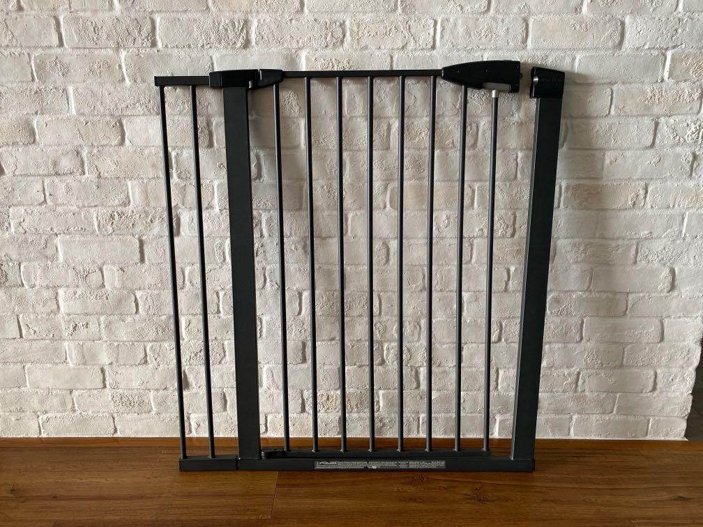 Munchkin pet gate clearance