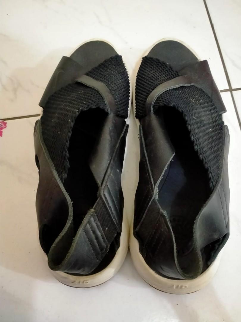 sepatu sandal nike