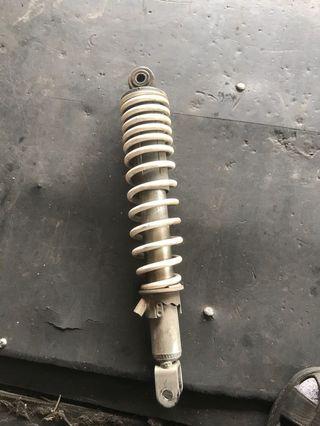 Jet power 後避震器左邊