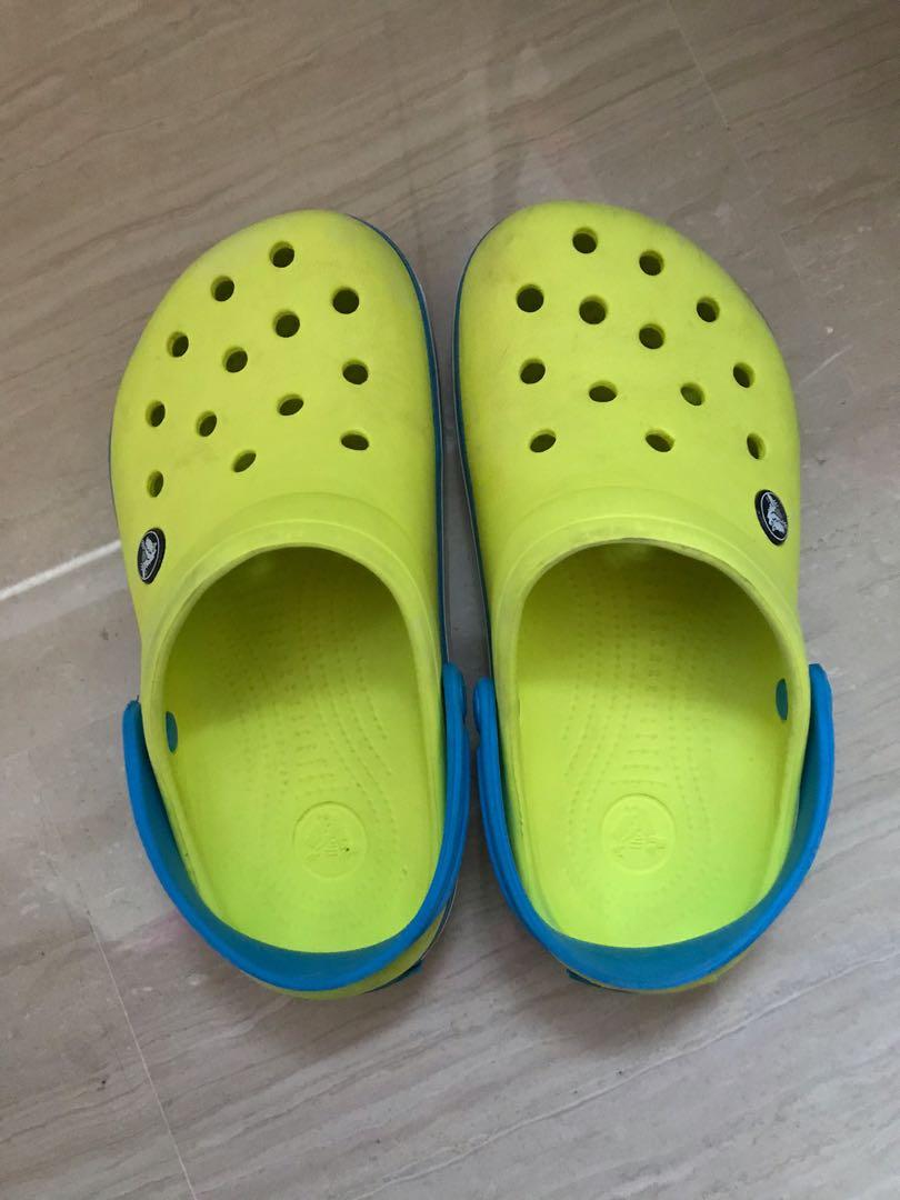 Crocs Babies Kids Boys Apparel 8 To 12 Years On Carousell - yellow crocs roblox