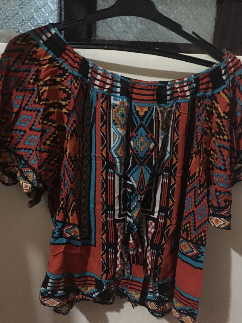 Decluttering (Category: Others Tops) located in Manila. Submitted by chicstuff88 (Listing ID 287180497, Image 3). Description: 👉New gift from US 👉Soft fabric .