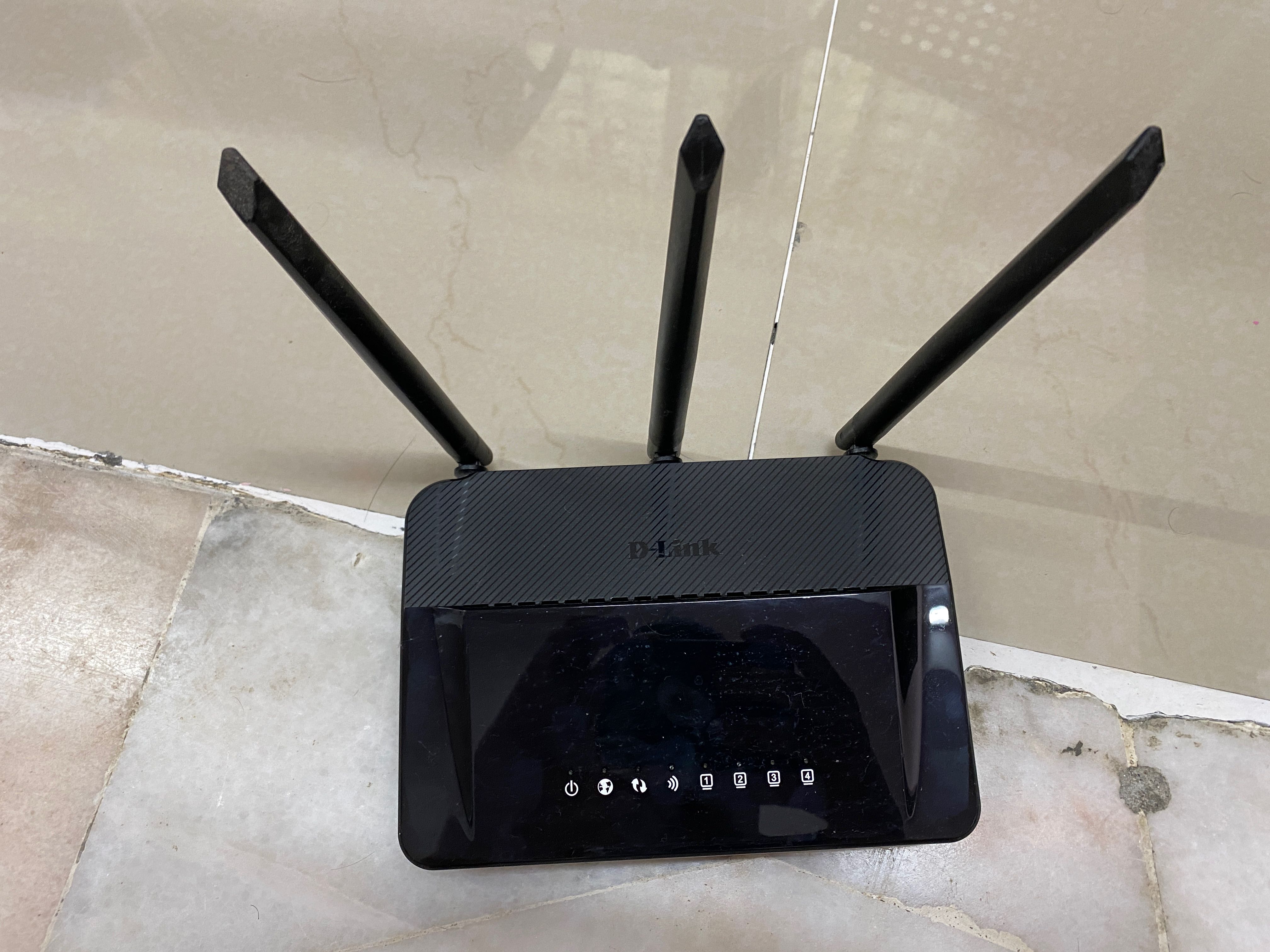 Dlink DIR859 DIR859 router for Unifi, Computers & Tech, Parts