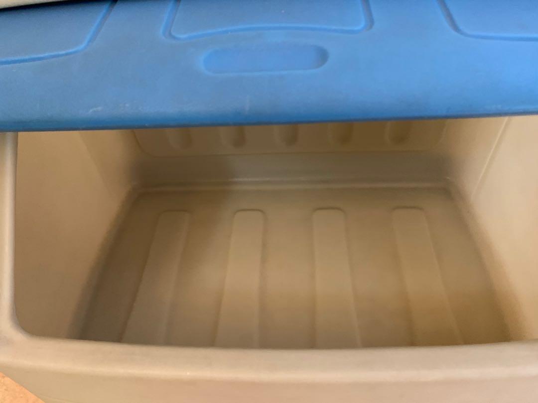 Step2 toy box, Furniture, Shelves & Drawers on Carousell