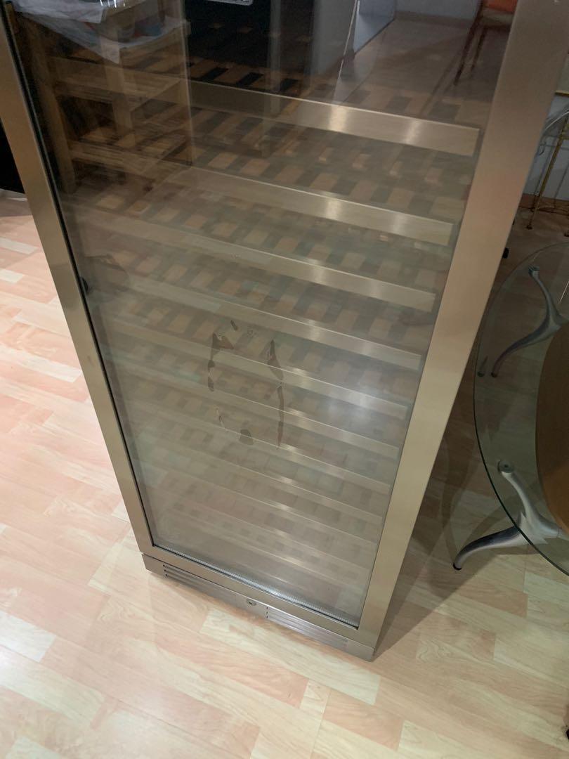 Vintec V110 stainless steel wine cooler fridge, Home Appliances