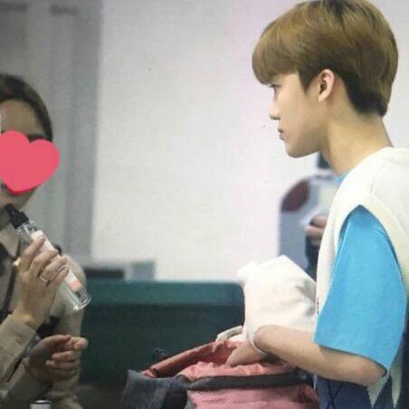 Jaemin w sale dressroom