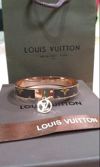 (Kategori: ) berada di . Dikirim oleh queenaya.preloved (ID iklan 287257380, Gambar 1). Deskripsi: .