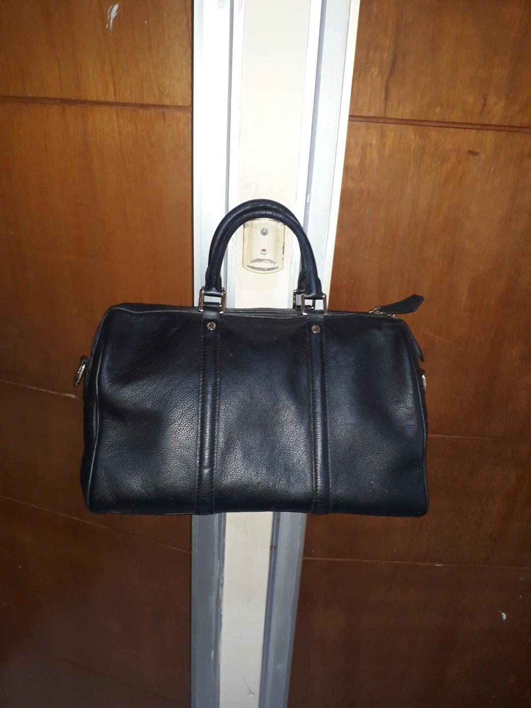 Louis best sale vuitton ar0031