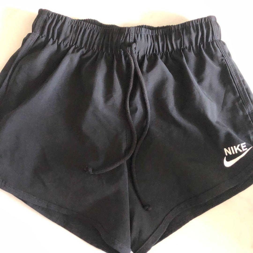 nike shorts with inner tights
