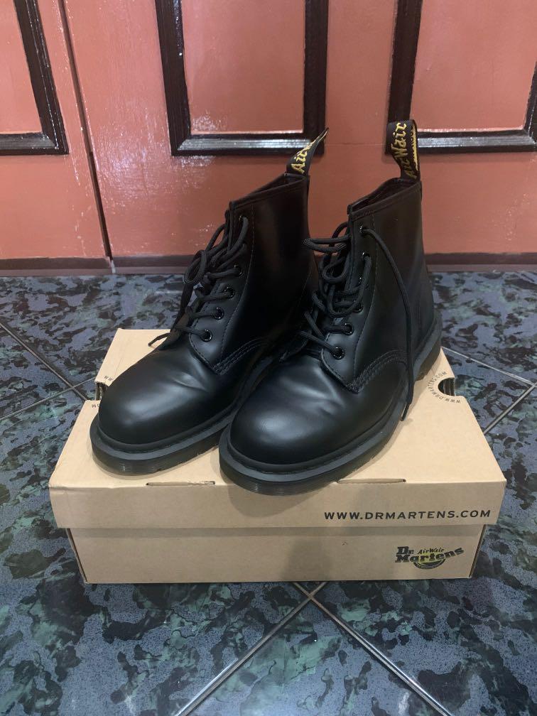 Price Reduced Dr Martens 6 Eye Boots Men S Fashion Footwear Boots On Carousell