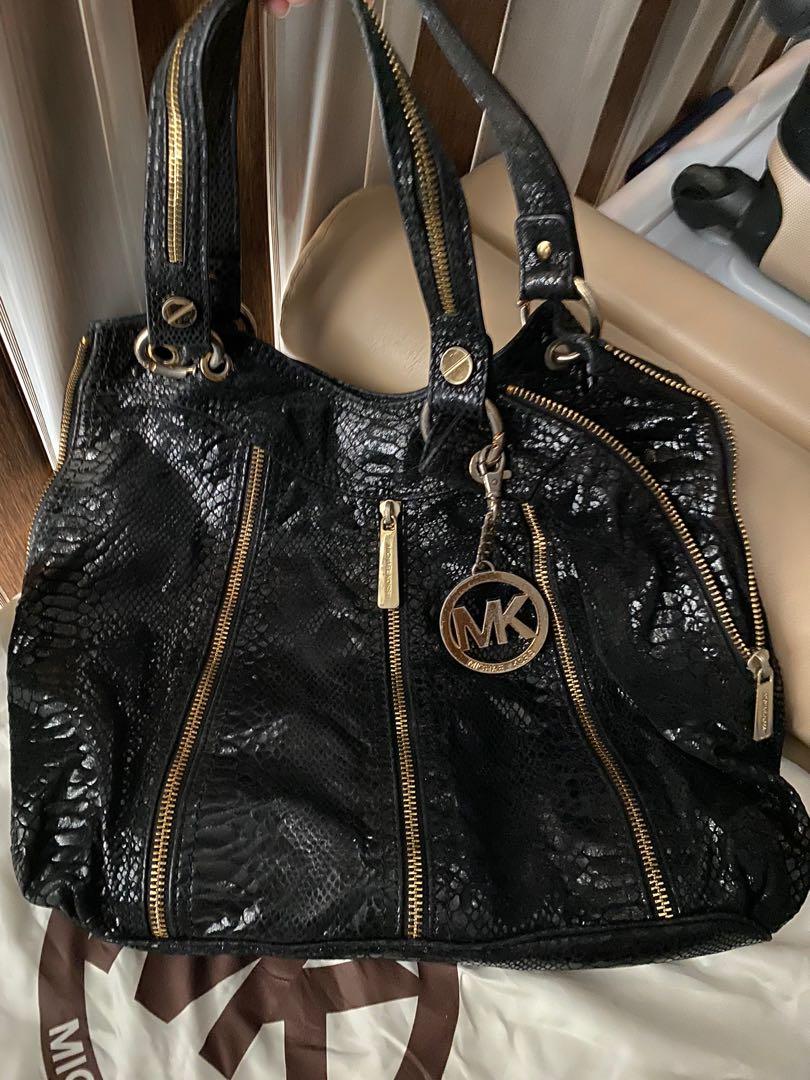 Michael Kors Joan Slouchy Hobo Shoulder Bag, Luxury, Bags & Wallets on  Carousell