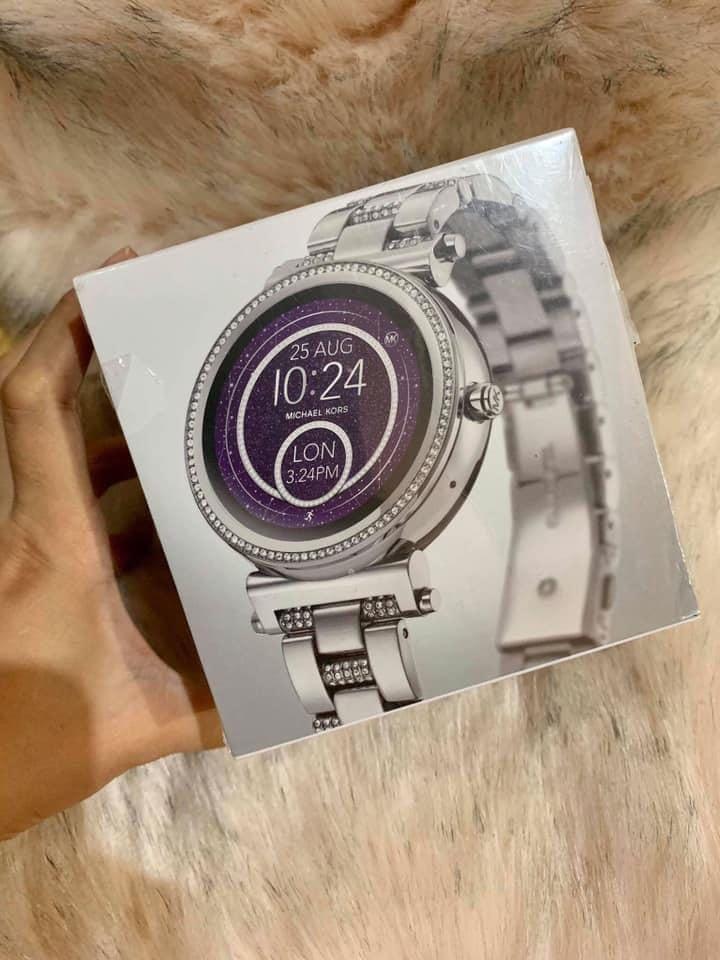 Mk smartwatch 2025 zilver