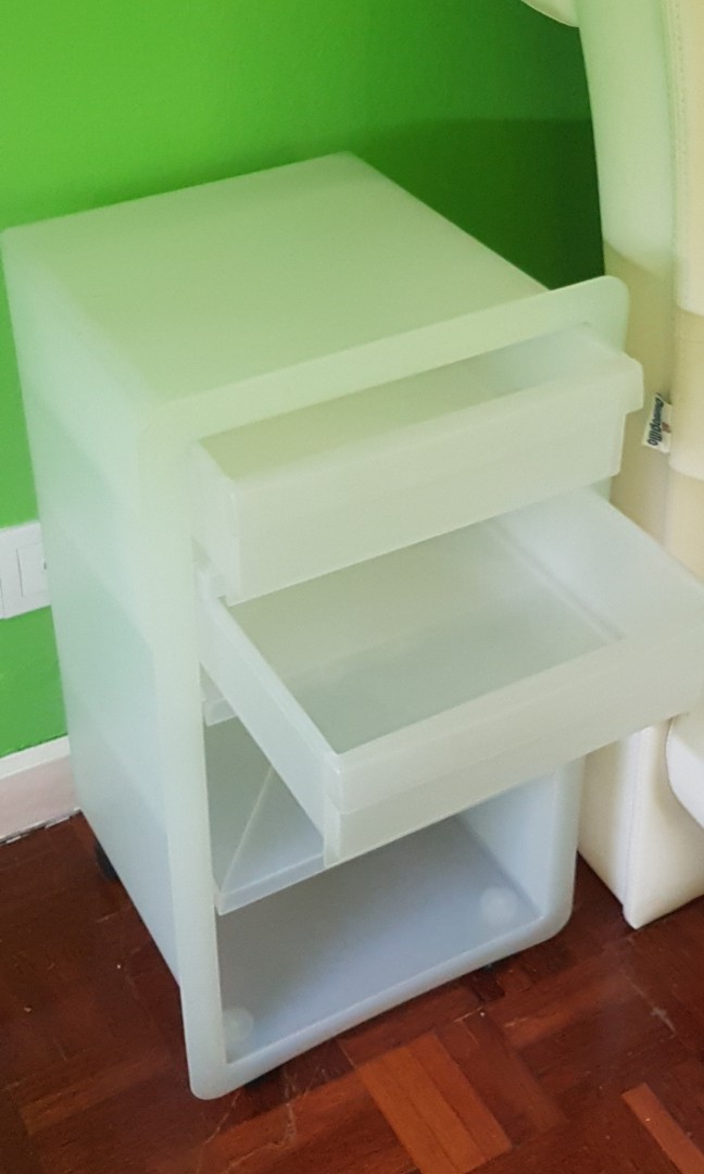 Moden table with Wheel & drawer ( 26