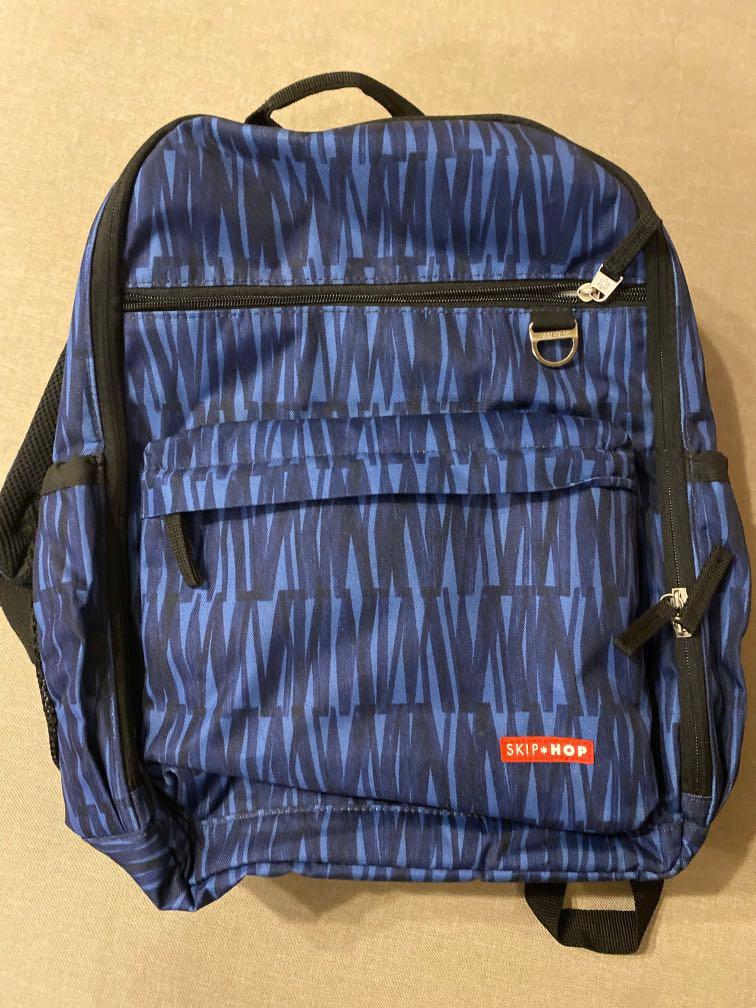 Authentic from USA Skip Hop Diaper Backpack Blue (Category: Diaper Bags & Wetbags) located in Quezon City. Submitted by oddmountain_01ac99 (Listing ID 287445716, Image 1). Description: Authentic from USA.