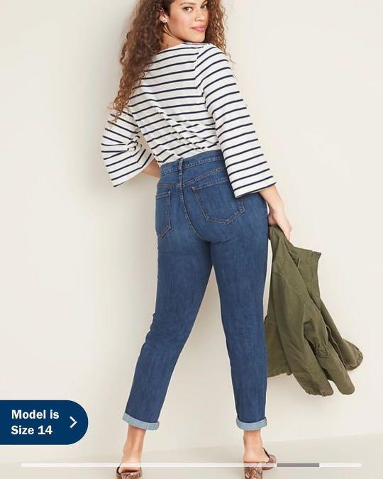 OLD NAVY MID-RISE BOYFRIEND STRAIGHT 