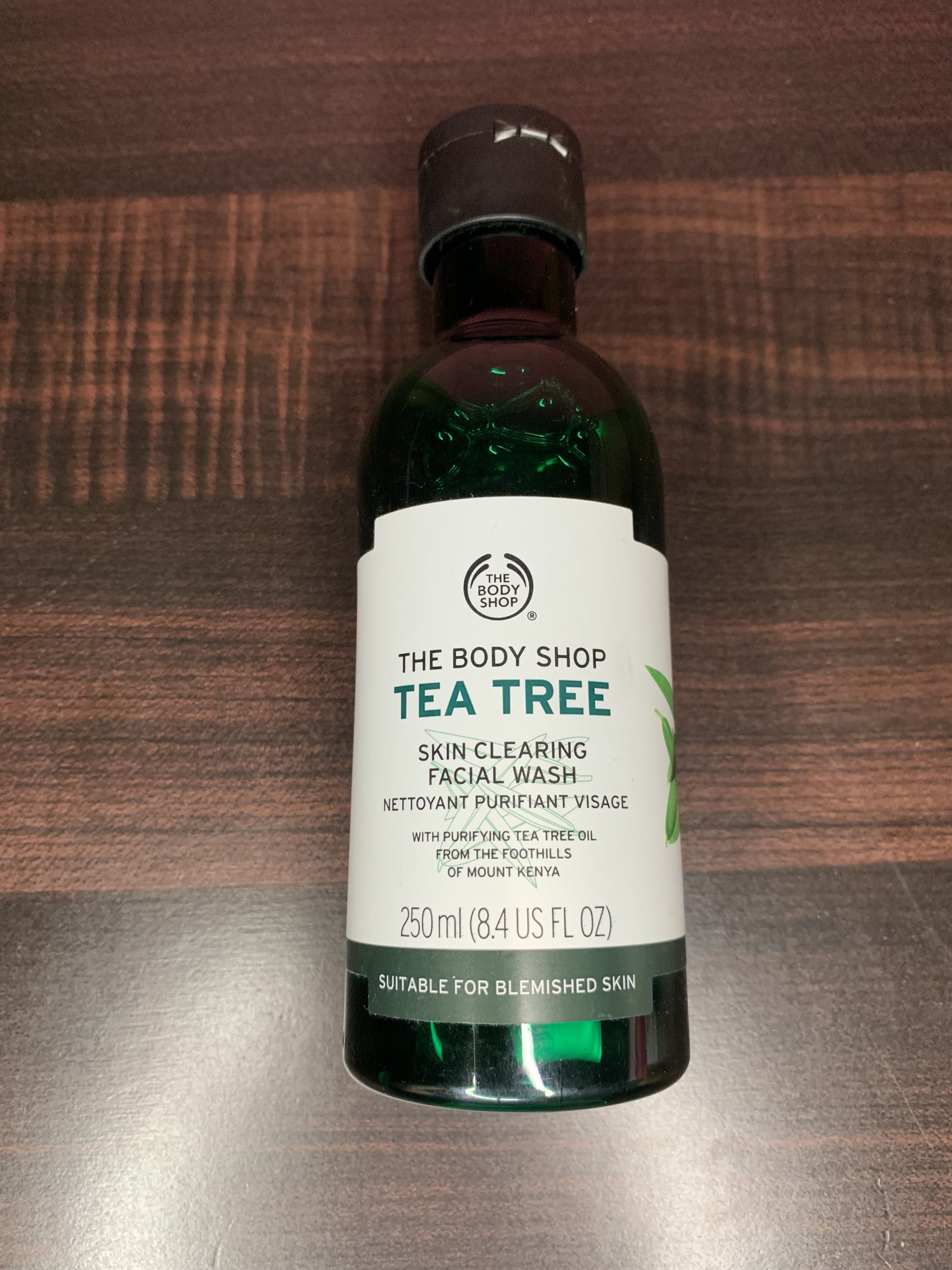 tea tree skin clearing facial wash 250ml